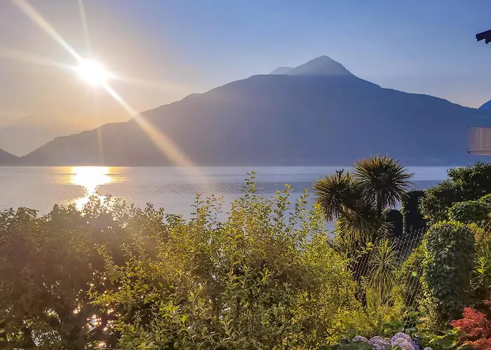 Nido Riva Cigno * Pianello Del Lario